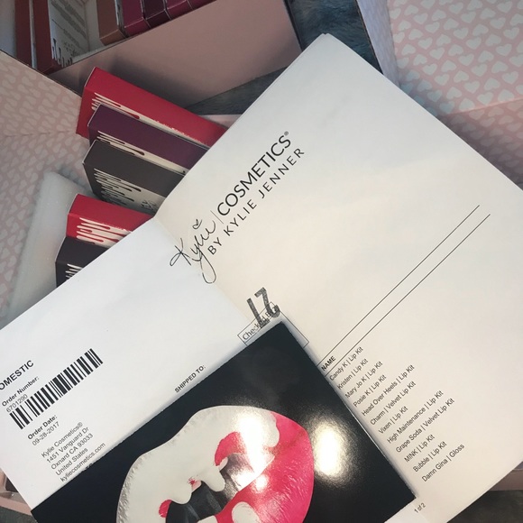 Kylie Jenner “CANDY K” Lip Kit - Picture 7 of 7
